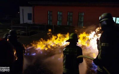Feuerwehr der Stadt Butzbach im Erdgasschulungszentrum Oberneisen der Syna GmbH